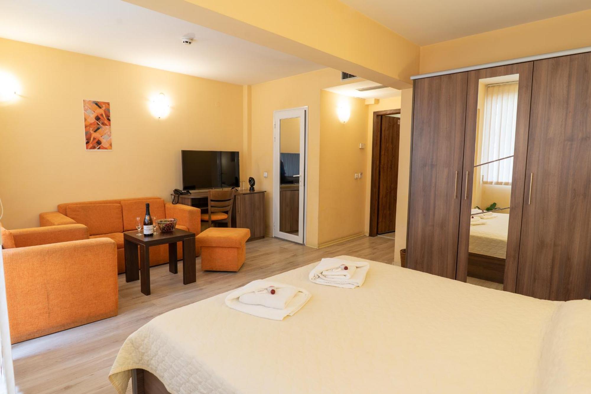 Family Hotel Gran Ivan Varna Exterior foto